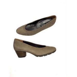 Paul Green Taupe Suede Pumps Mid Heels Round Toe Austria size 5 US 7,5 New